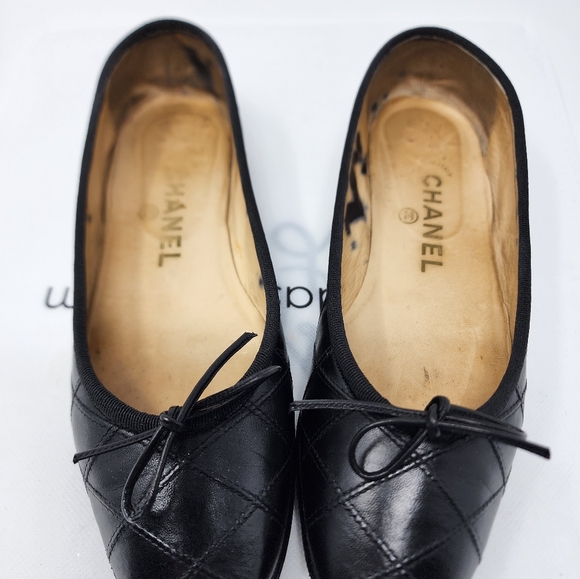 Chanel Black Leather Quilted Flats 37 - Picture 2 of 11